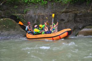 paket rafting sungai elo magelang
